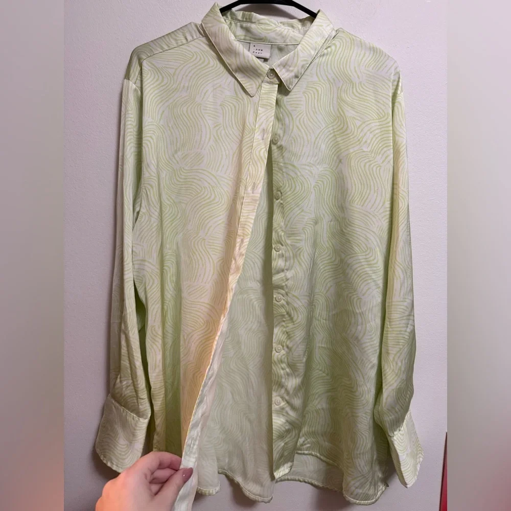 A New Day - Light Green Patterned Blouse -‎ Size Large